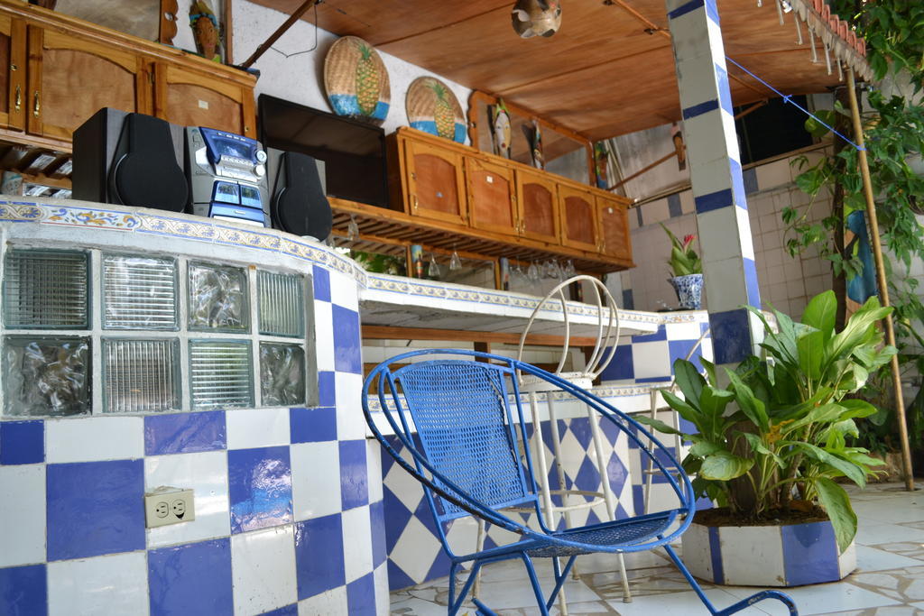 Pacot Breeze Hotel Musseau Екстериор снимка