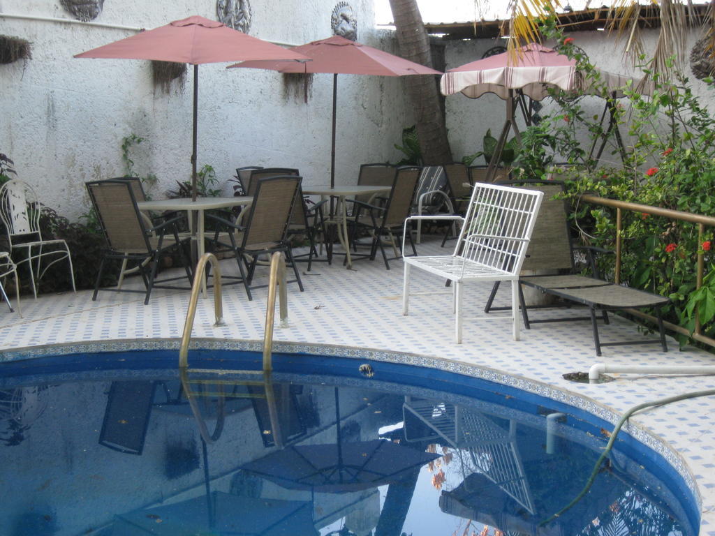 Pacot Breeze Hotel Musseau Екстериор снимка