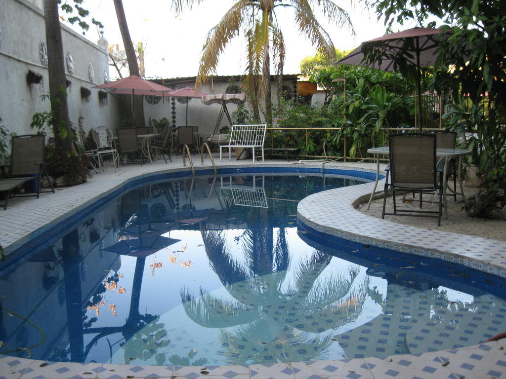 Pacot Breeze Hotel Musseau Екстериор снимка