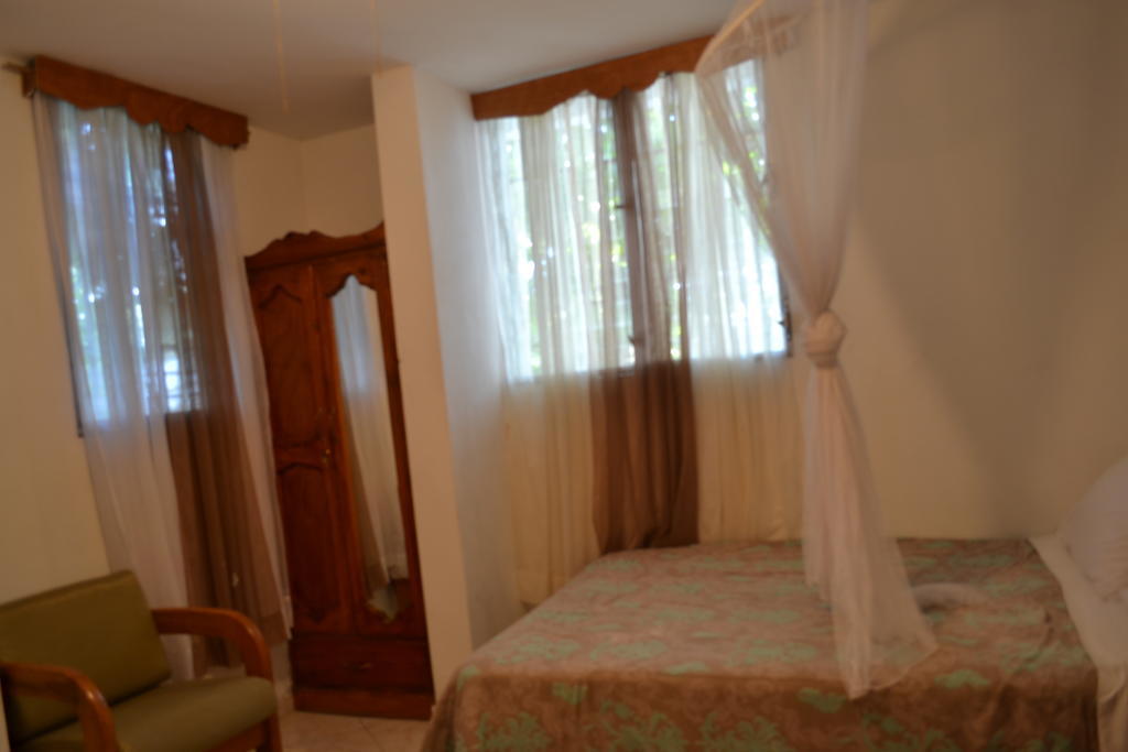 Pacot Breeze Hotel Musseau Екстериор снимка