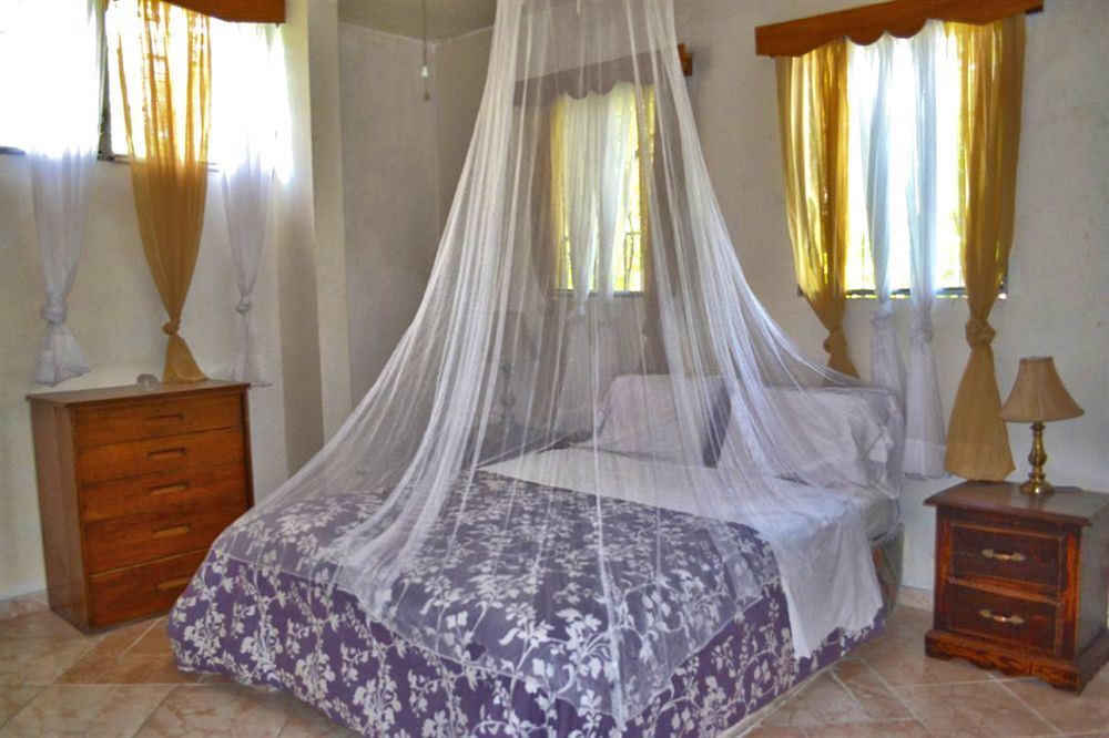 Pacot Breeze Hotel Musseau Екстериор снимка